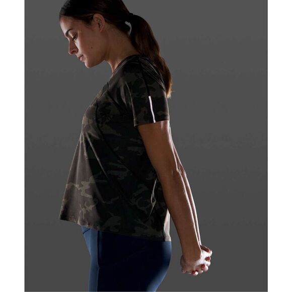 Lululemon Outrun the Heat Short Sleeve Tee size 8-10 Incognito Camo Multi Gator - Picture 4 of 8